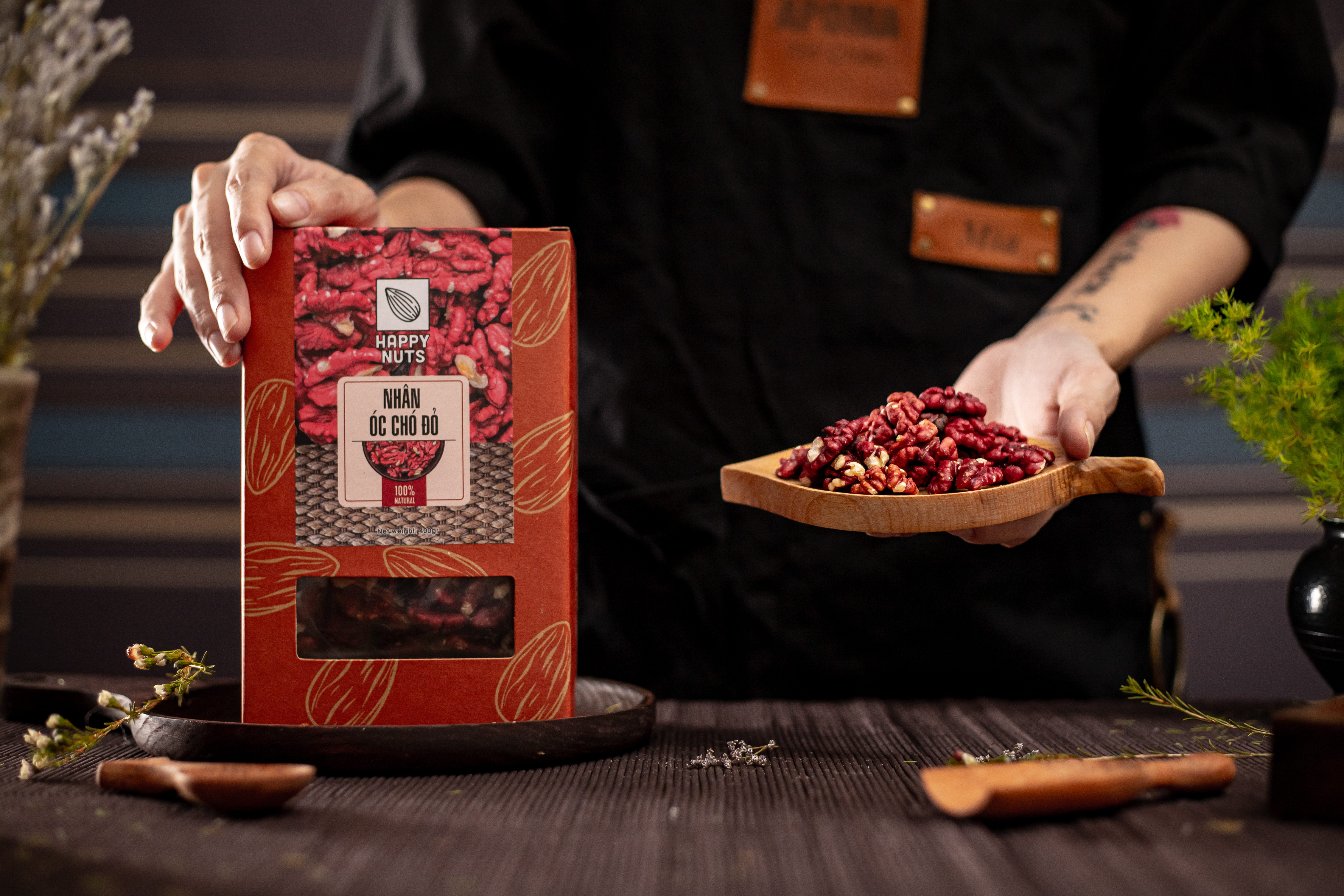 Nhân óc chó đỏ Happy Nuts hộp 400gr (Tặng 500gr yến mạch)